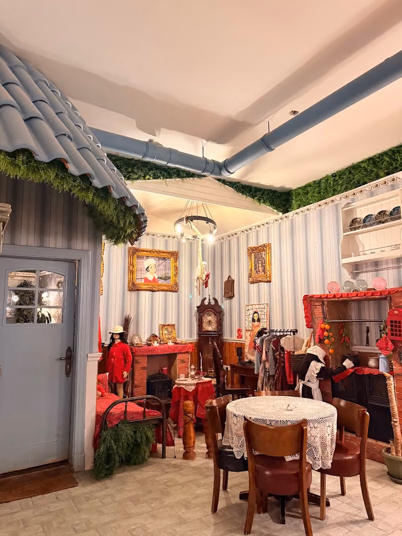 SALLY CAFE