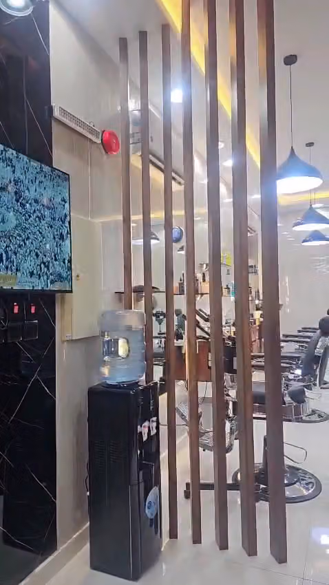 مقص النجمة الذهبية للحلاقة
