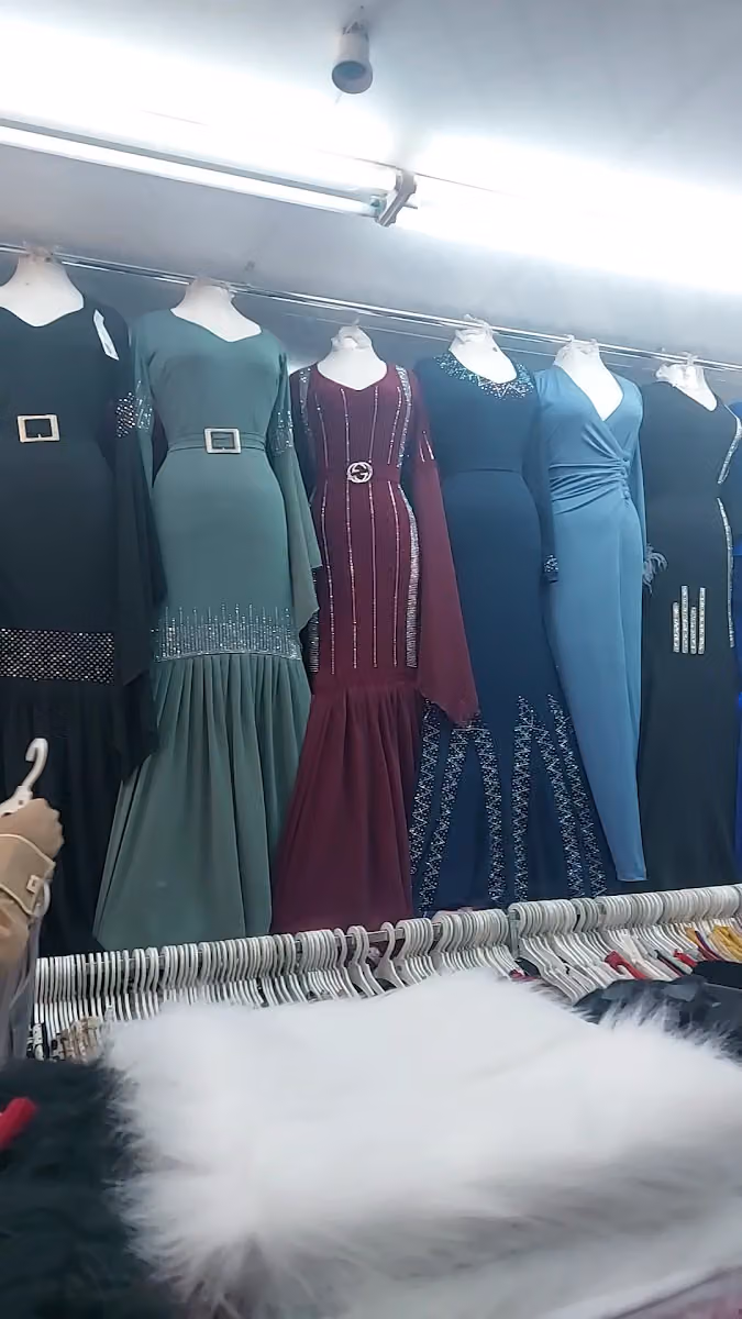 مركز 2000 للملابس الجاهزة