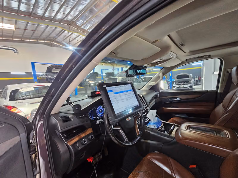 مركز عالم العربات لصيانة السيارات | Auto World Center -حنيف-