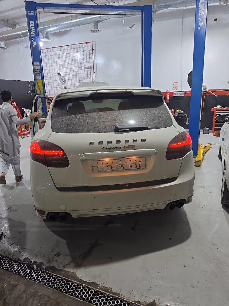 مركز ذا ريد اوراأ لصيانة السيارات الالمانية والاوروبيةThe Red Aura Garage German and European Cars