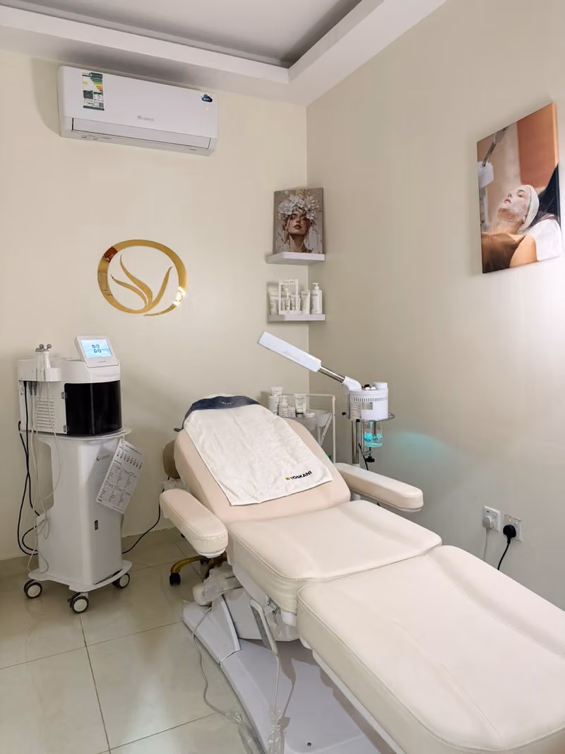 مركز كوين تنظيف البشرة skin care