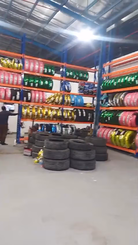مركز ركائز المستقبل للاطارات والبطاريات