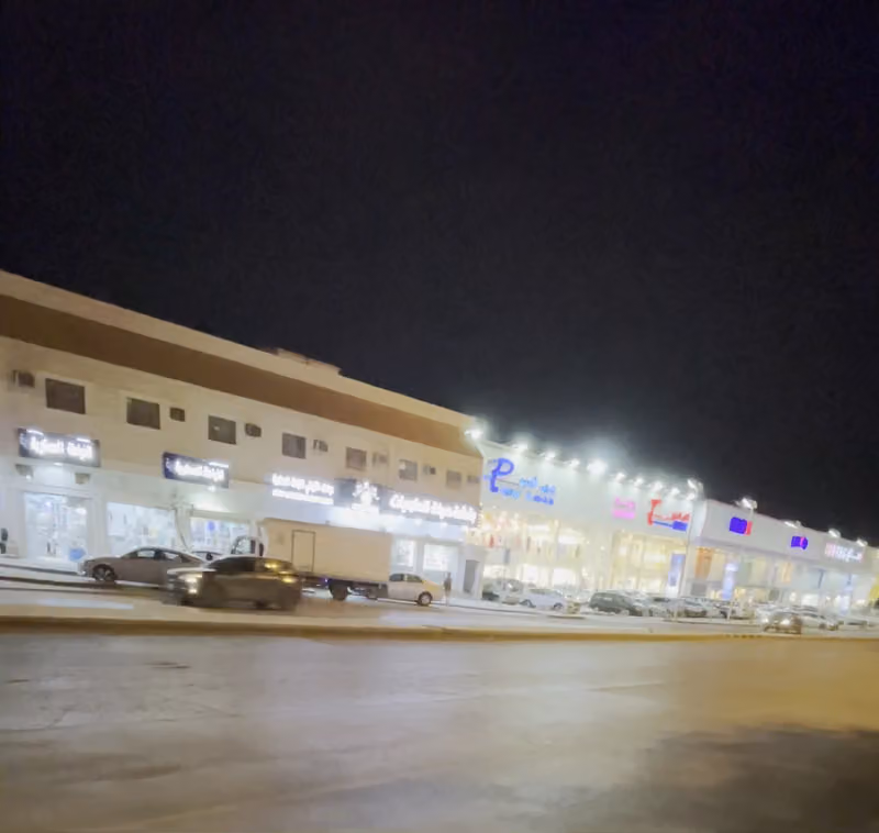 مشغل لخياطة البدل العسكرية