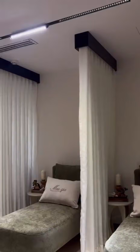 مشغل لمسات منو للتزيين النسائي