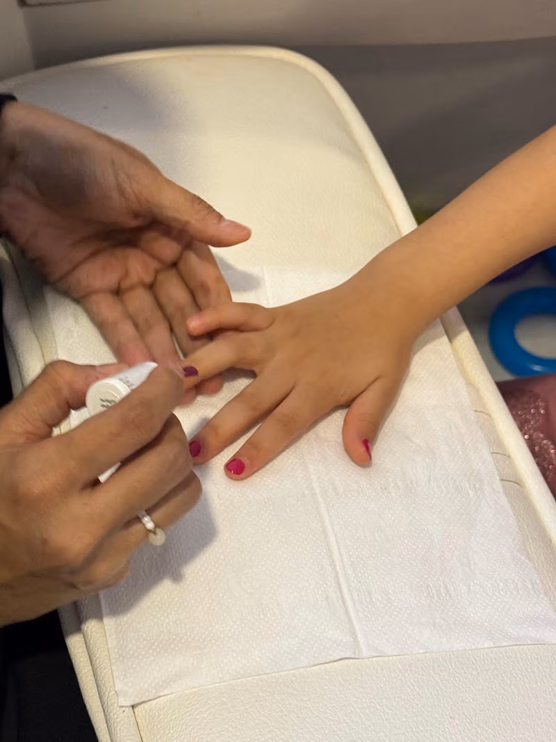 مشغل لمسات ميار لتزين النسائي ( صالون نسائي )