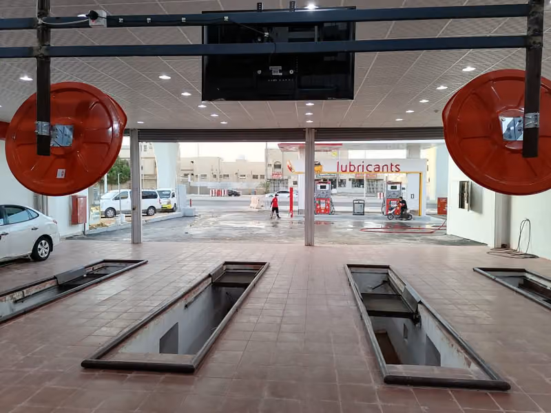 مشحمة وغيار زيوت سيارات