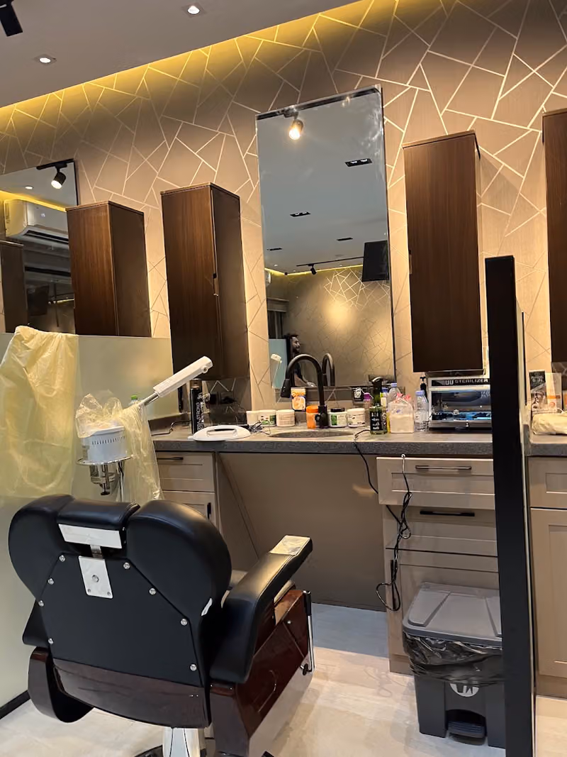 مشر صالون حلاقة MSHR Men Salon