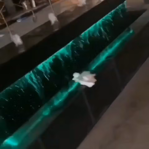 مشتل عشب طبيعي