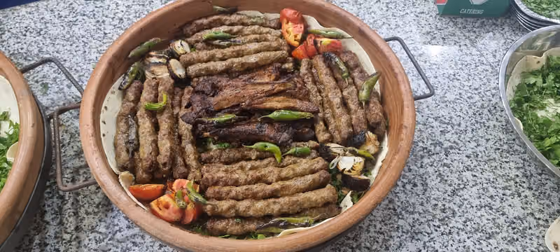 مشويات إبرهيم لتقديم الوجبات