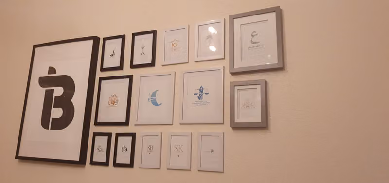 مصمم شعارات