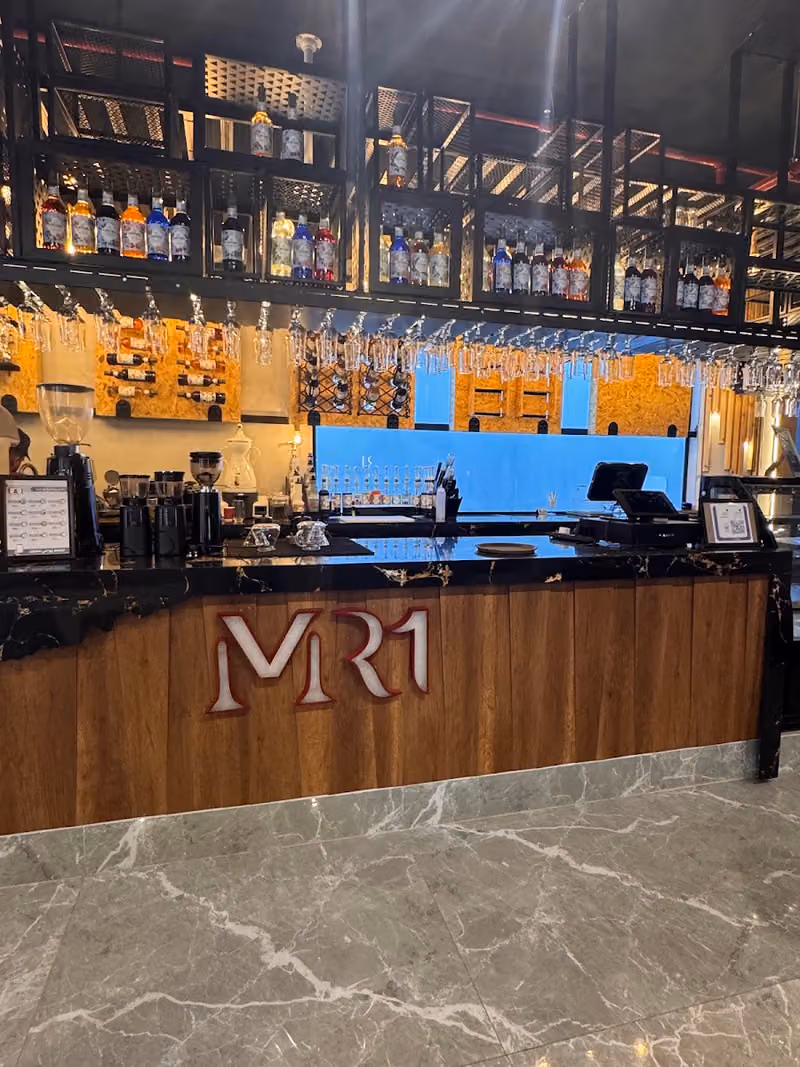 MR1 LOUNGE