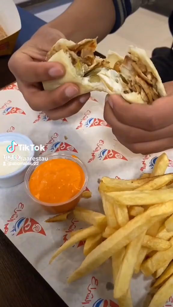 مطاعم الشراع