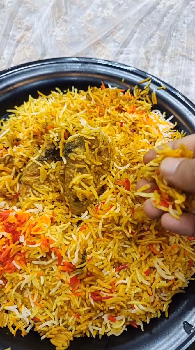 مطاعم أرز الحمراء البخاري