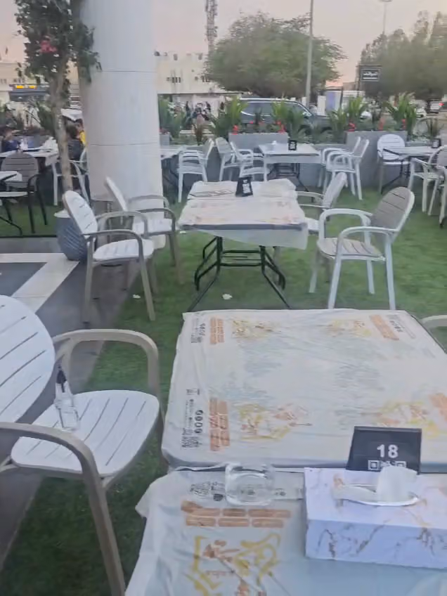 مطاعم بيت قمرين