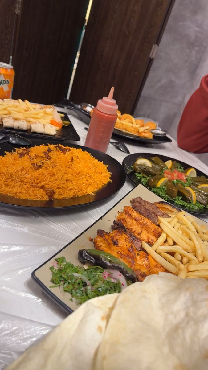 مطاعم ذوق الرواد