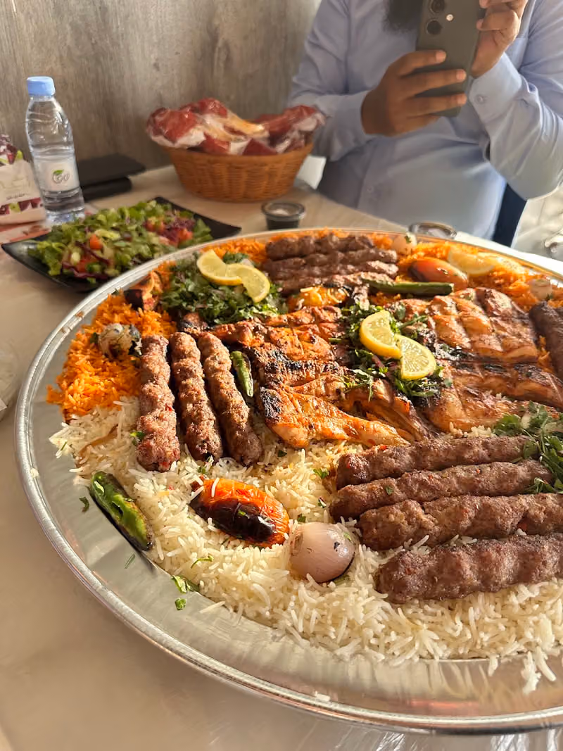 مطاعم ذوق الرواد