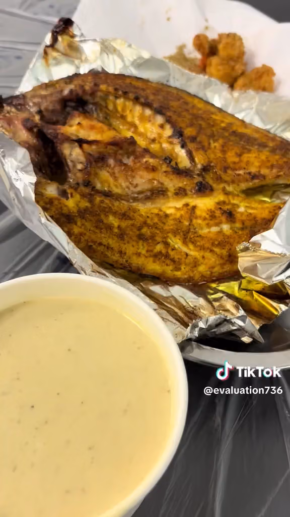 مطاعم نكهات البحر للمأكولات البحرية