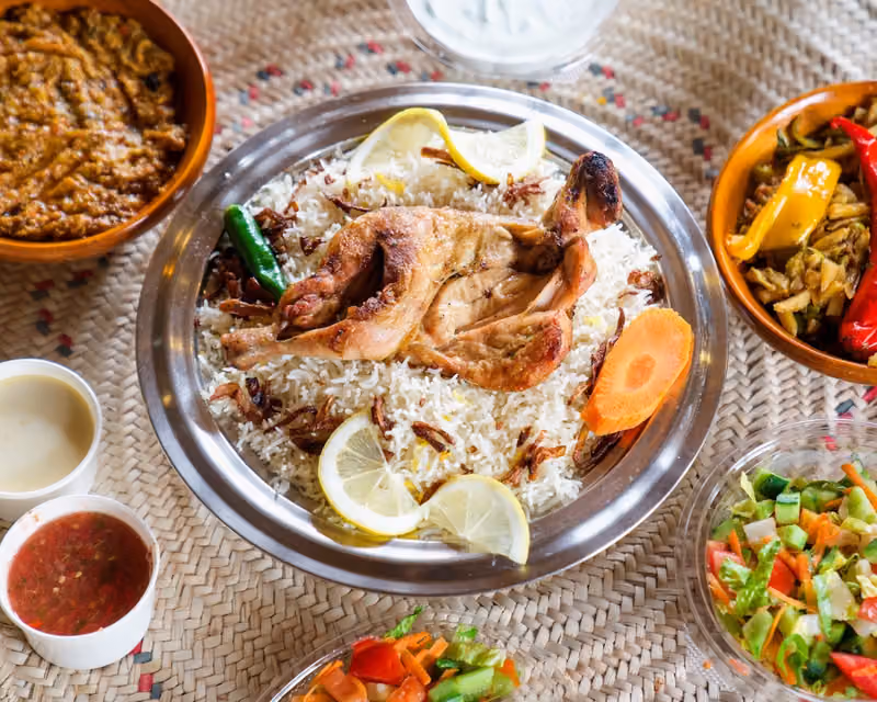 مطاعم قرية العاذرية