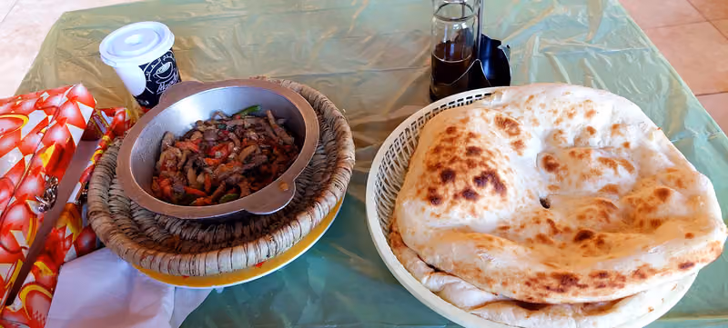 مطاعم قرية العاذرية