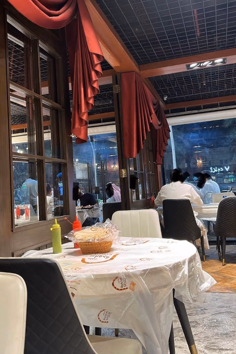 مطاعم ساروجة فرع 1