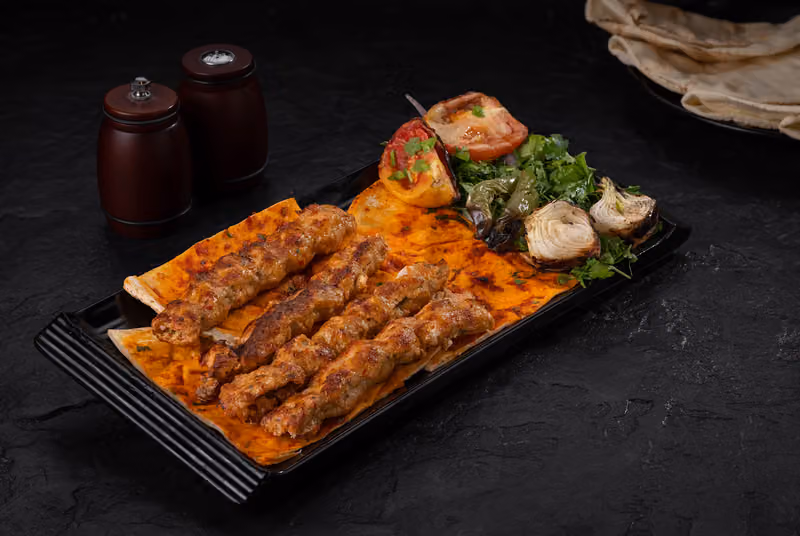 مطاعم ساروجة فرع 1