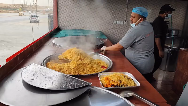 مطاعم شباب العكاظ البخاري