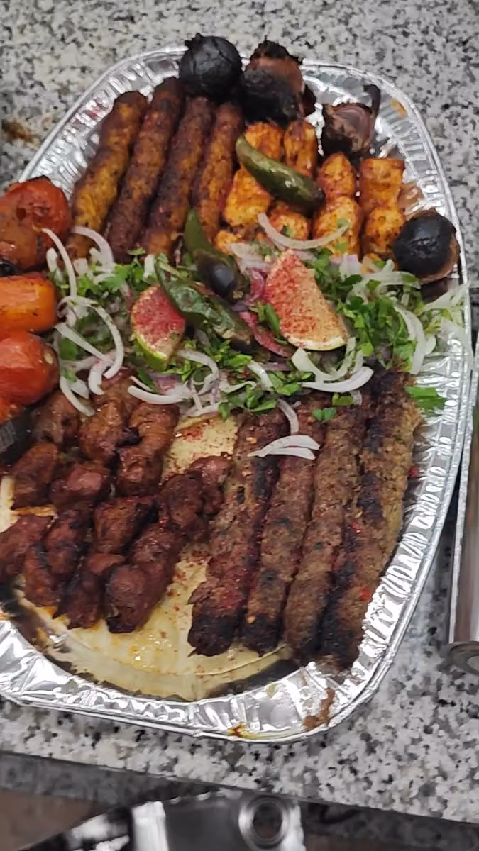 مطاعم شباب العكاظ البخاري