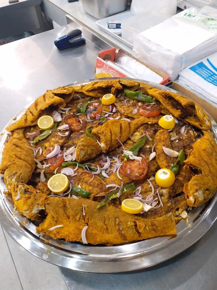 مطاعم سمك متبل للمأكولات البحرية