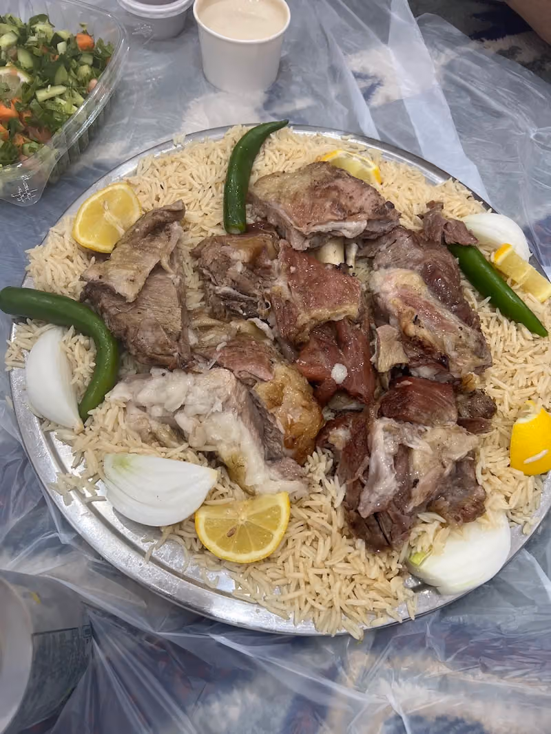 مطاعم ومطابخ حنيذ الرواد