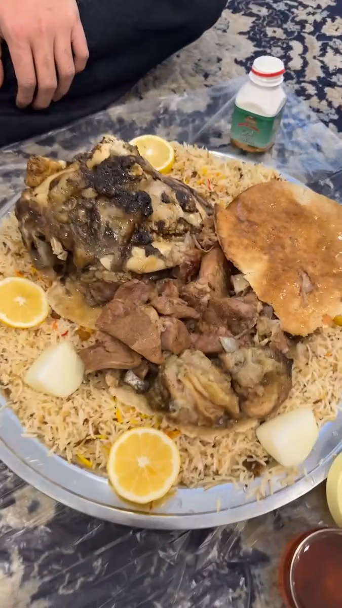 مطاعم ومطابخ مكتوم باخلعه