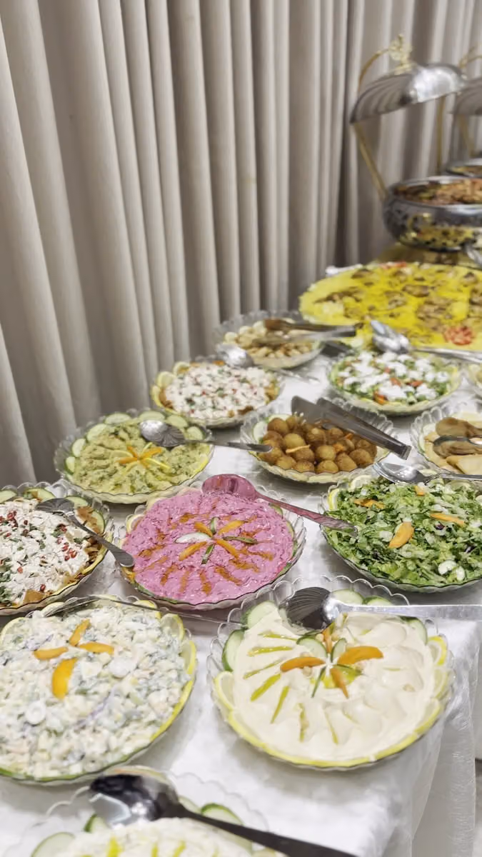 Restaurants reported the evening of concerts and open buffet