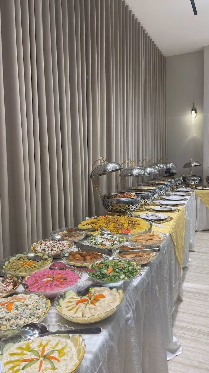 Restaurants reported the evening of concerts and open buffet
