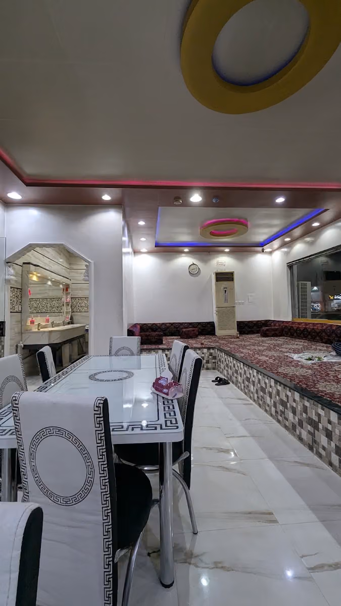 مطعم عبدالعزيز البخاري