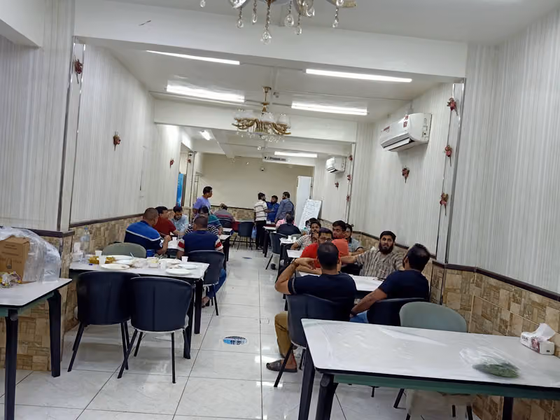 مطعم الأكلات الفخمة