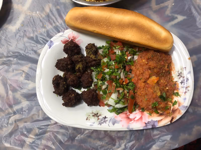 مطعم البيت الصنعاني للأكلات الشعبيه الرياض