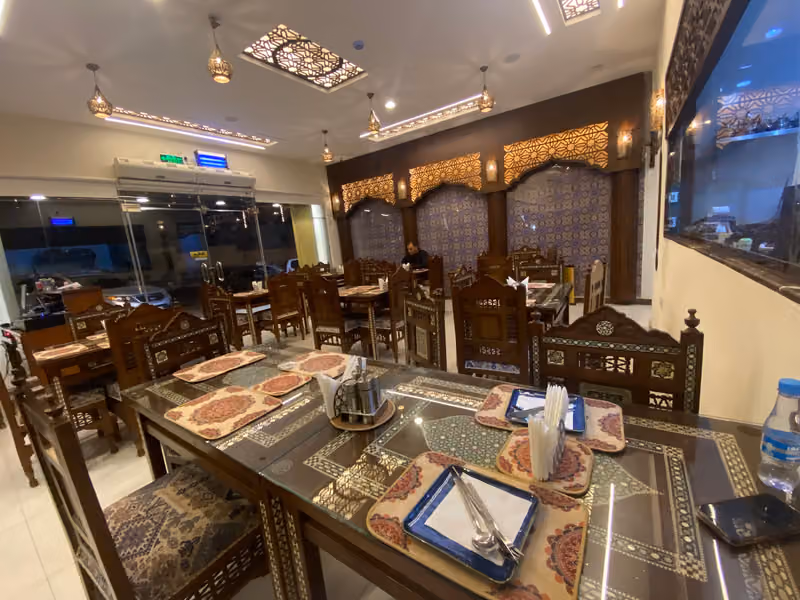 مطعم ألذ طاجن للمأكولات المغربية