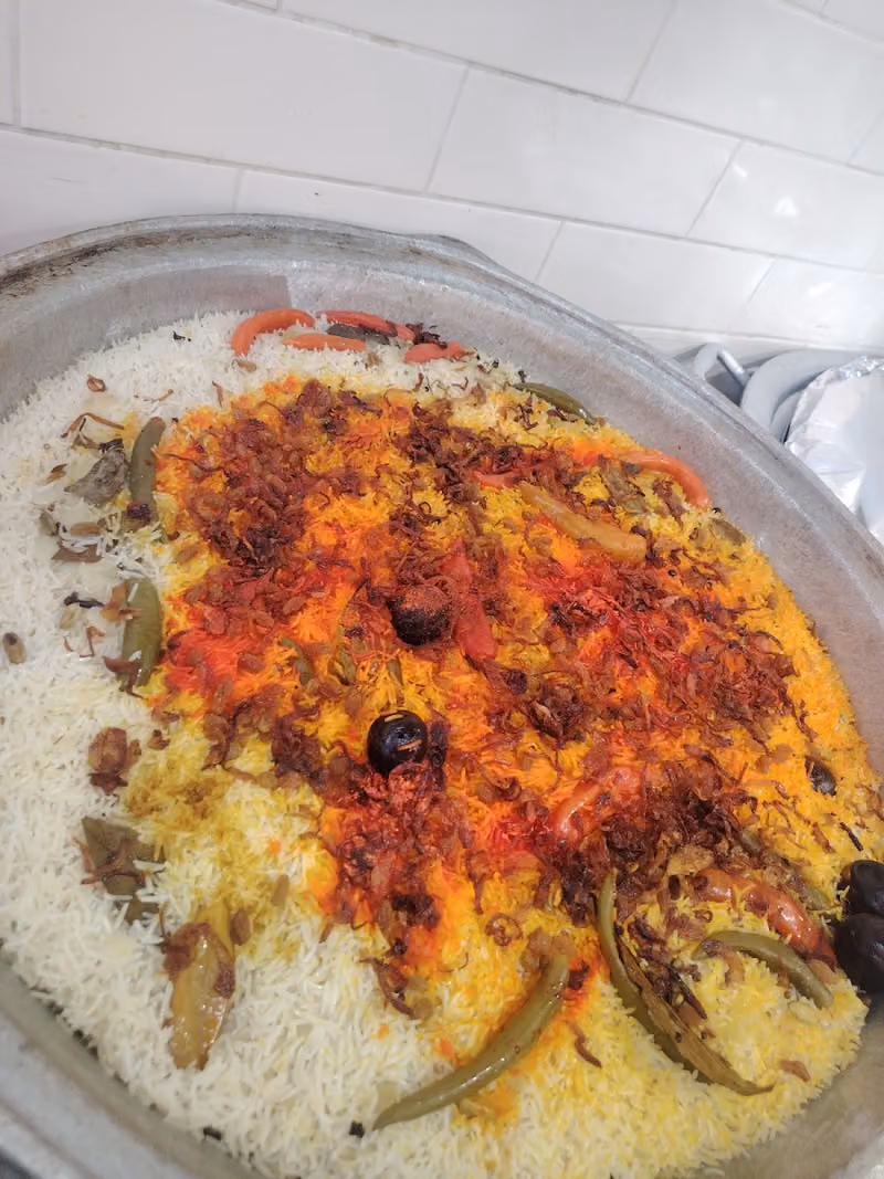 مطعم الذهبية