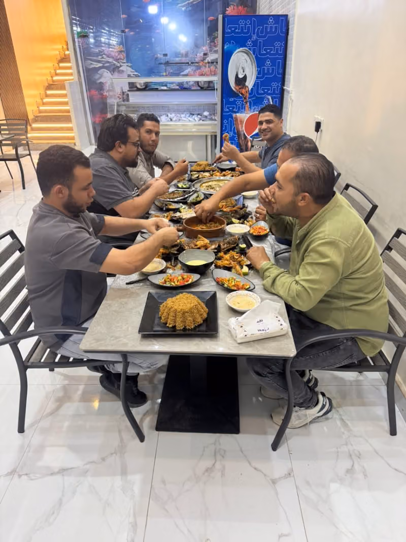 مطعم الحوت والبحر للماكولا البحرية