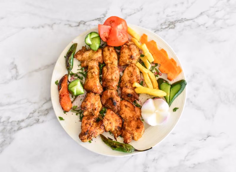 مطعم المائدة الماسية AL MAIDA AL MASIYA RESTAURANT