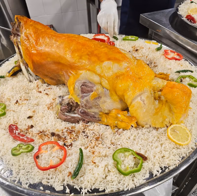 مطعم الندي