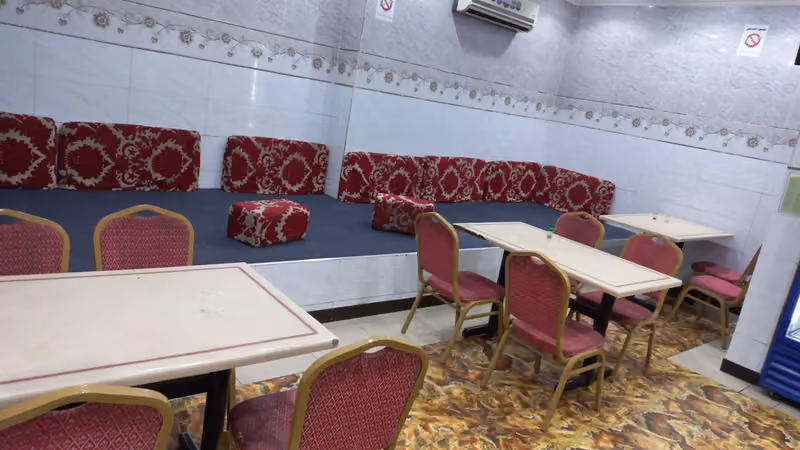 مطعم النجم الرفيع لتقديم الوجبات