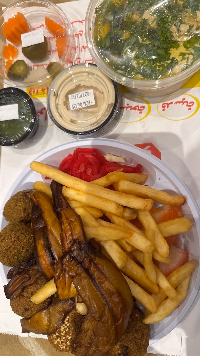 مطعم النقاء للحمص والفلافل