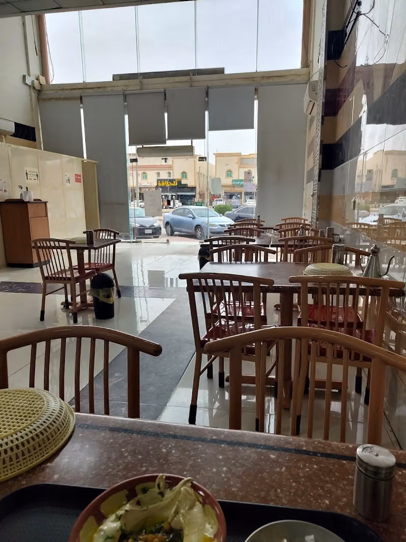 مطعم النقاء للحمص والفلافل