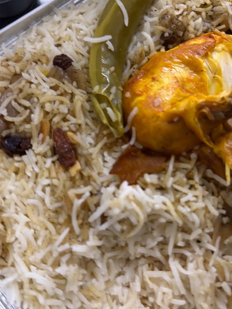 مطعم الروشن القديم لتقديم اشهى الكبسات ( الروشن )