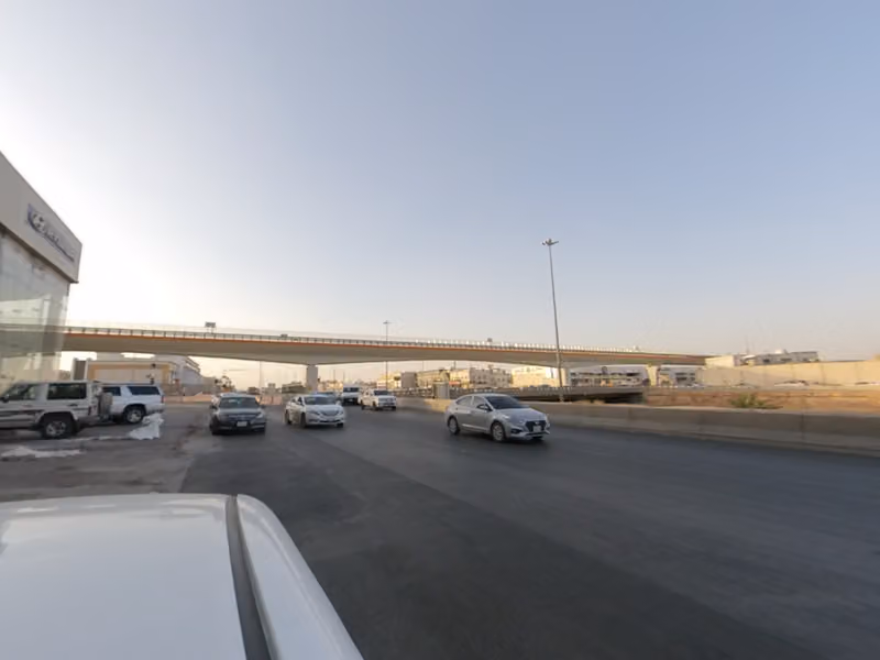 مطعم السلمون الذهبي