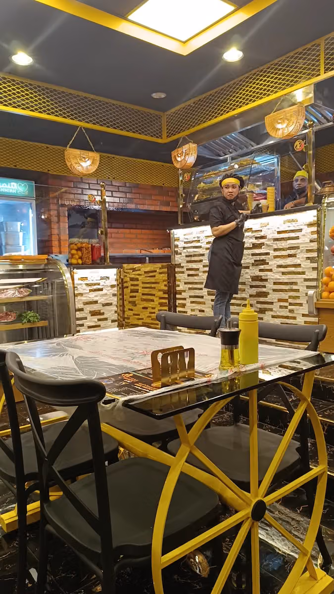 مطعم اميل للوجبات السريعة Emel Resto Cafe