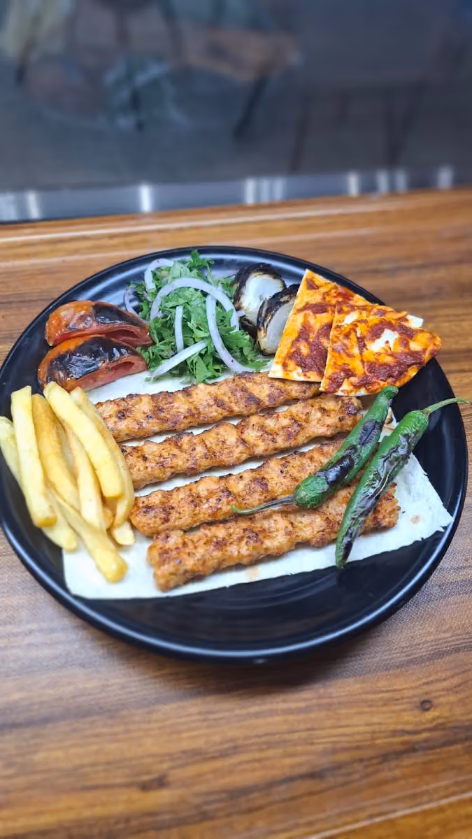 مطعم أصل الفطائر