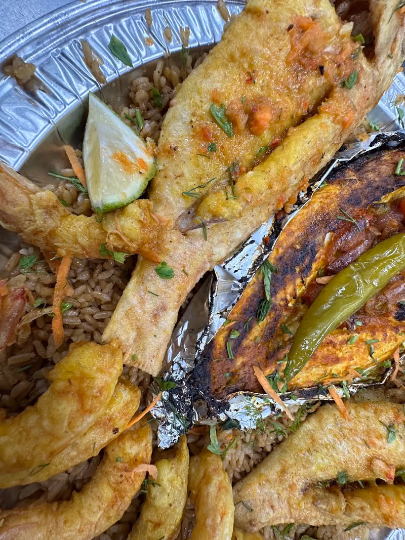مطعم أسماك بيت القرش للمأكولات البحرية