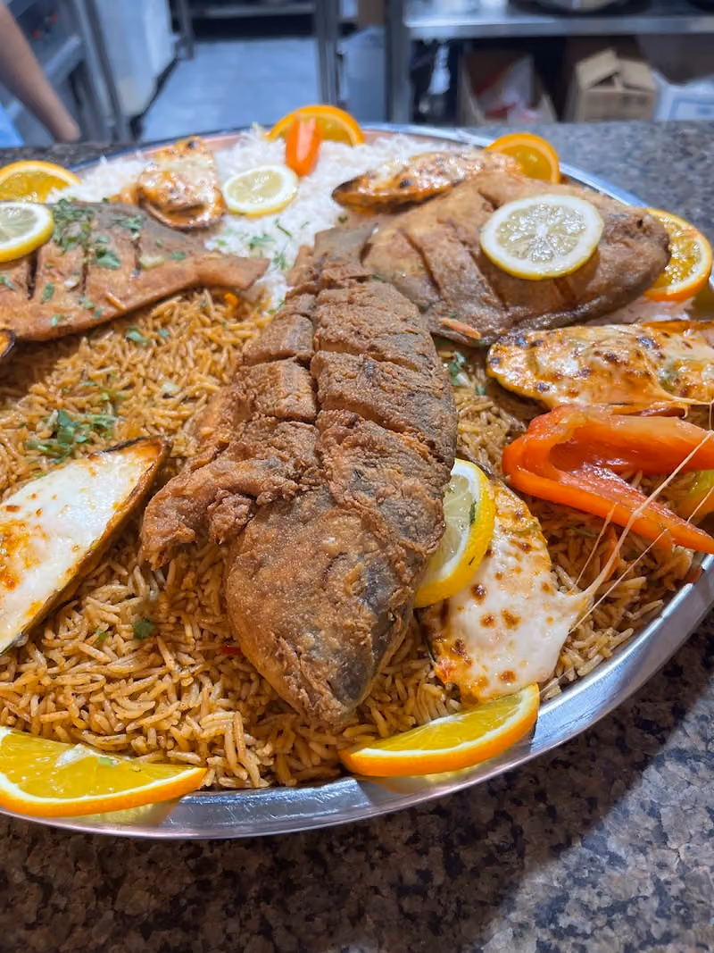 مطعم اسماك قواقع البحر للمأكولات البحرية